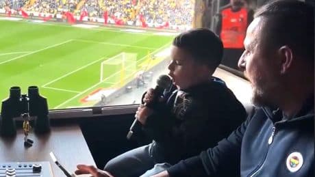 DEN müssen Sie hören! - 4-Jähriger Stadionsprecher geht viral