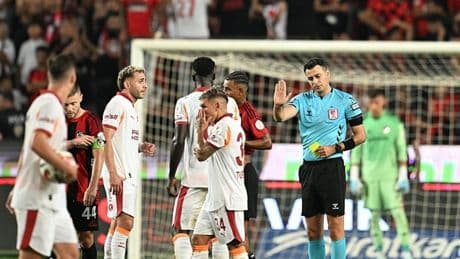 Usta yazardan Galatasaray maçında hakem eleştirisi: Şansalan sezona formsuz girdi!