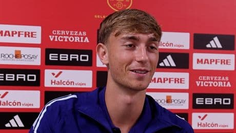 La curiosa pregunta del padre de Huijsen a su hijo: &quot;Muy pesado&quot;