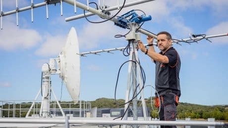 El primer satélite vasco ya transmite los primeros datos y confirma el éxito de la misión