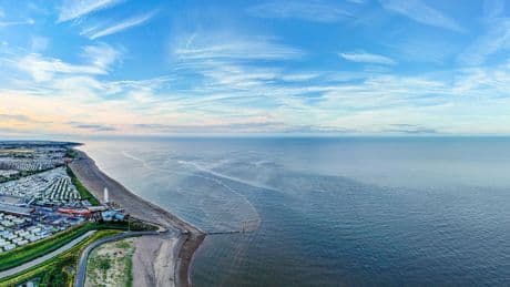 Man dies after entering sea to rescue two children ‘in distress’ at Lincolnshire beach
