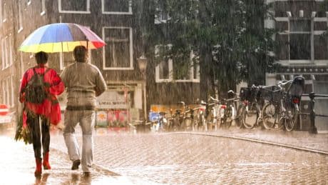 Aviso naranja en el interior de Valencia ante la posibilidad de fuertes lluvias y granizo