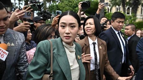 Thailandia, sospesa la premier Shinawatra per la sua gaffe telefonica