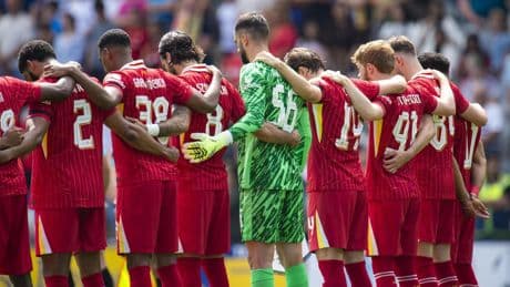 Minuto de silencio, lágrimas y ofrenda floral: el emotivo primer partido del Liverpool sin Diogo Jota