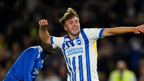 El Brighton sueña con Europa tras remontar a un Liverpool que se olvida de ganar