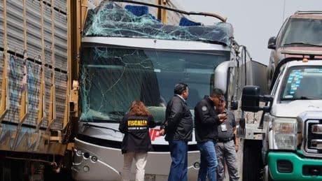 Unfälle: Zug erfasst Bus: Zehn Tote und Dutzende Verletzte in Mexiko