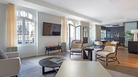 El lujo de alquilar junto al Museo del Prado: 14.160 euros al mes por un piso de tres habitaciones