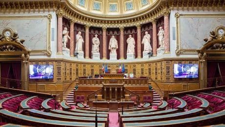 La taxe Zucman sur le patrimoine des « ultra-riches » rejetée au Sénat