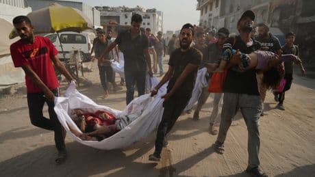 Israeli strikes kill journalists and aid-seekers as Australia backs Palestinian statehood