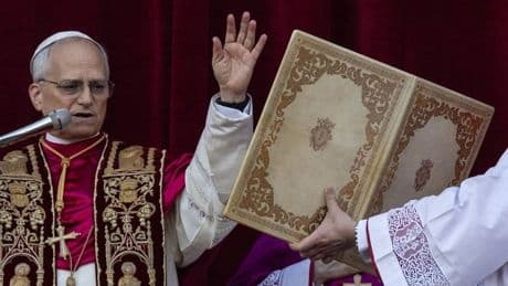 „Friede sei mit euch allen“: Die erste Ansprache des neuen Papstes Leo im Wortlaut