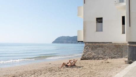 Ferragosto sold out in Liguria, hotel e appartamenti quasi introvabili e a cifre da capogiro nel Savonese