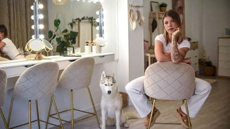 Bianka, maquilladora de cine, abre su propio estudio en Santurtzi