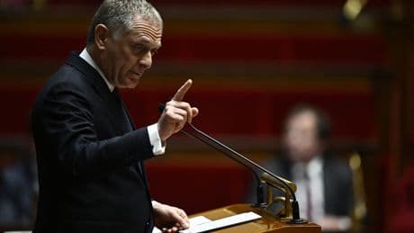 Fin de vie : «Les gens ne le font pas pour faire des économies mais il y aura des économies», pointe Philippe Juvin