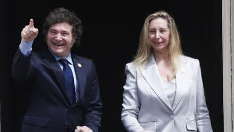 La justicia argentina pide levantar el secreto bancario de los hermanos Milei por el 'criptogate'