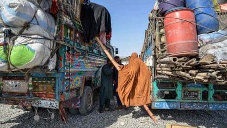 « Les talibans me tueront » : le Pakistan procède à des expulsions massives d’Afghans vers leur pays d’origine