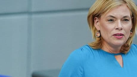 Klöckner rügt die Schwänzer – Merz' Minister drücken sich vor dem Bundestag