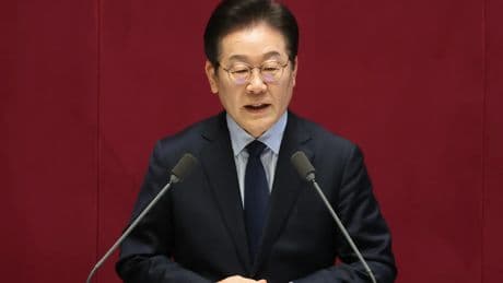 El presidente de Corea del Sur prevé una conversación "sin restricciones" con Donald Trump sobre los asuntos norcoreanos