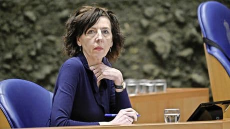 Korpschef politie overweegt onderzoek naar Simone Roos om rol in affaire-Arib