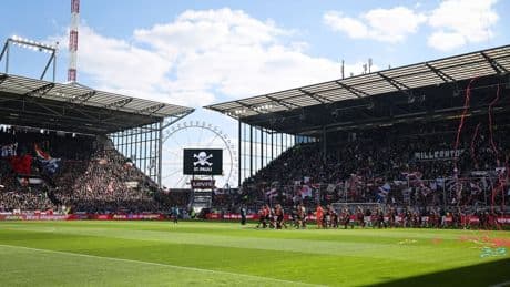 Fußball-Bundesliga: VfB bei St. Pauli gefordert - Freiburg gegen Leverkusen