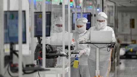 Chip-Hersteller: Infineon korrigiert Ziele wegen US-Zöllen und Dollar-Verfall