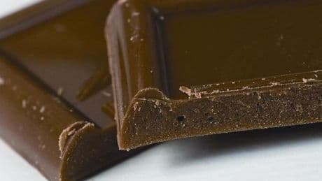 What eating foods like dark chocolate and berries did to a study group of more than 120,000 people