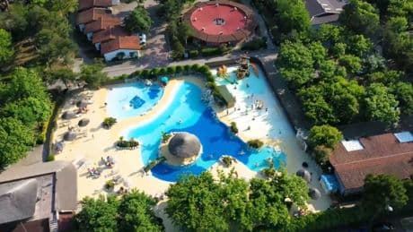 Tragödie auf Campingplatz - 6-Jähriger ertrinkt in 1,4 Meter tiefem Pool