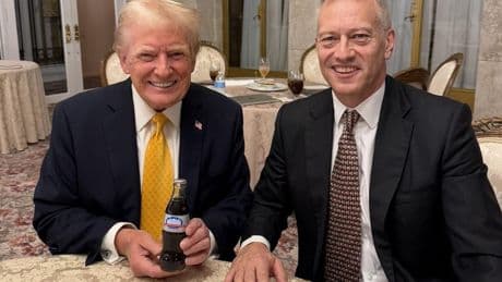 Desde cambiar la fórmula de la Coca-Cola hasta ver a Obama entre rejas: Trump ya no sabe que hacer para tapar el fantasma de Epstein
