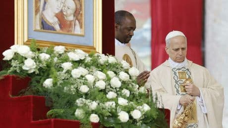 Papa Leone XIV, il significato dell'omelia. La promessa alla Chiesa: «Non sarò un condottiero solitario, sono stato scelto per l'unità»