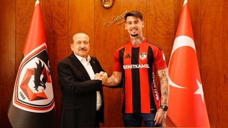 Gaziantep FK, İspanyol sağ bek Luis Perez'i renklerine bağladı