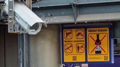 Gewalttat: Messerangriff in Hamburg: Verdächtige war in Psychiatrie