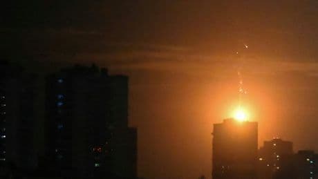 Guerre en Ukraine : deux morts dans une nouvelle attaque d'ampleur russe à Kiev