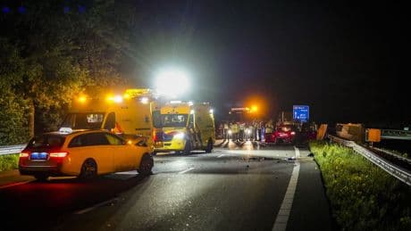 Dode en zwaargewonde bij ongeluk A2 bij Maarheeze, deel weg dicht