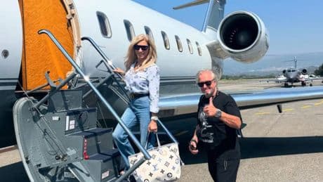 Selten so innig: Carmen und Robert Geiss zeigen sich knutschend im Privatjet