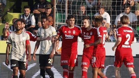 18'lik Mustafa Hekimoğlu'nun 1000. gol gururu!