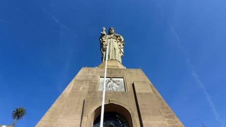 El obispo de San Sebastián defiende el Sagrado Corazón de Urgull frente a la propuesta de retirada de Bildu