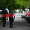 Zwölfjährige unter den Opfern: Drei Verletzte nach Attacke vor Mehrfamilienhaus in Halle