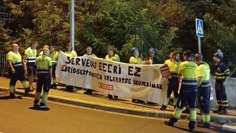 Los trabajadores de la contrata de Bridgestone en huelga indefinida por el ERE