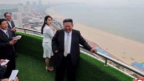 Nordkorea – Kim Jong Un: Wie der Diktator mit Spaßpropaganda von der Lage in seinem Land ablenkt