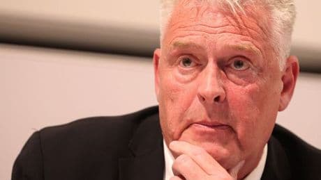 Furious Lee Anderson demands end to 'soft-touch Britain' as asylum seekers work illegally