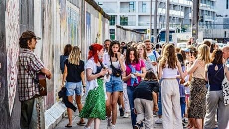 East Side Gallery: Das ist Berlins längste Mauer der Kunst