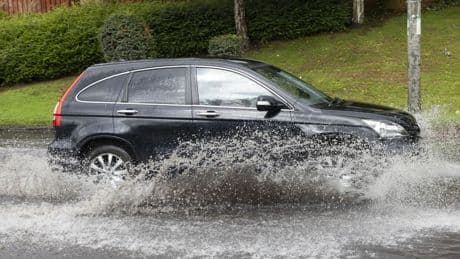 Tienduizenden huizen in Schotland zonder stroom vanwege storm Floris