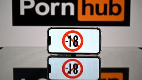 Les sites pornographiques vont-ils enfin être bloqués aux mineurs ?