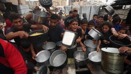 «Ces enfants risquent de mourir dans les prochains jours» : le blocus d’Israël à Gaza aggrave la famine