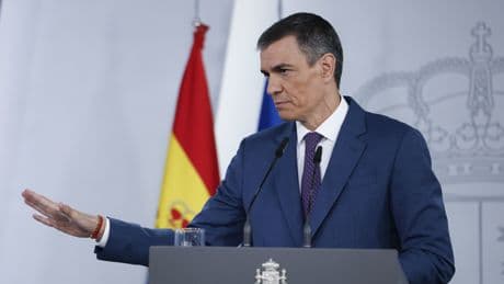 Una comparencia batiburrillo de Sánchez para iluminar el apagón
