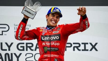 Marc Márquez no deja ni las migajas en otra exhibición en Hungría