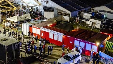 Querschläger trifft Besucher: Explosion bei Rheinkirmes-Feuerwerk – drei Kinder unter den Verletzten