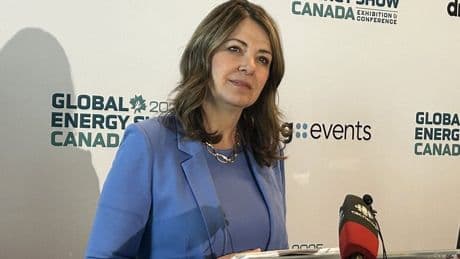 Premier Danielle Smith says Alberta looking to entice private-sector pipeline builder