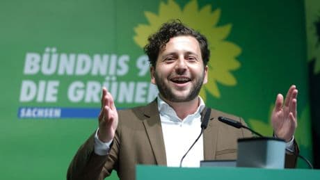 Parteitag in Sachsen - Grünen-Chef: Merz soll bei AfD-Verbot mitmachen!
