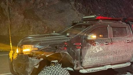 Hakkari'de 2 pikap çarpıştı: 8 yaralı