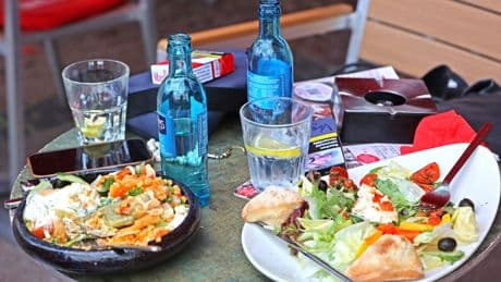 Bestellungen bleiben aus: Wirte klagen – Gäste essen immer weniger